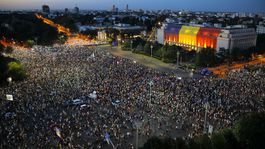 Napriek policajnej brutalite vyšli Rumuni do ulíc Bukurešti aj v sobotu