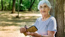 Máte nízky dôchodok? Kto dostane penzijné minimum a kto dávky?