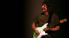 Keď hrá Fero Griglák, gitara spieva