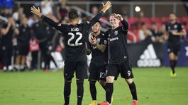 Heroické chvíle Rooneyho. V nadstavení zabránil gólu a pre DC pripravil víťazný 