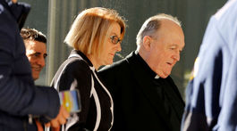 Odsúdený bývalý arcibiskup z austrálskeho Adelaide pôjde do domáceho väzenia