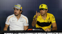 Alonsa nahradí v McLarene jeho krajan Sainz, Ricciardo uprednostnil Renaultu