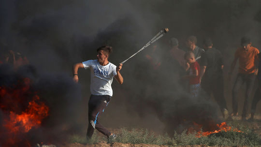 Izraelskí vojaci zastrelili pri hranici s Gazou najmenej dvoch Palestínčanov