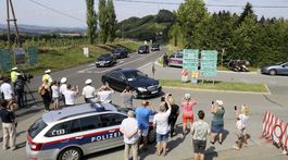 Putin sa cestou k Merkelovej zastavil v Rakúsku, kde na svadbe vyzvŕtal ministerku zahraničia