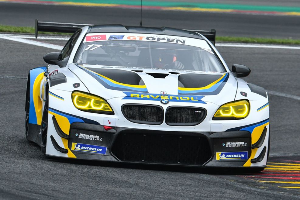 Richard Gonda v kokpite BMW M6 GT3.