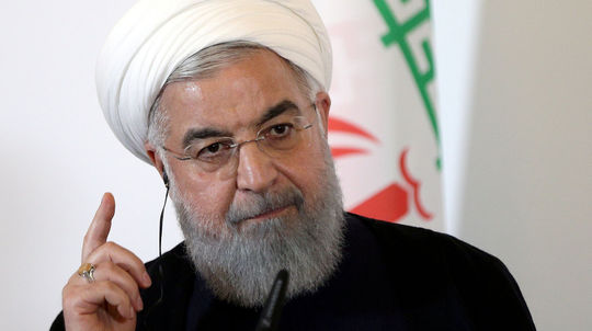 Irán oznámil, že posilní svoju armádu a predstavil novú stíhačku