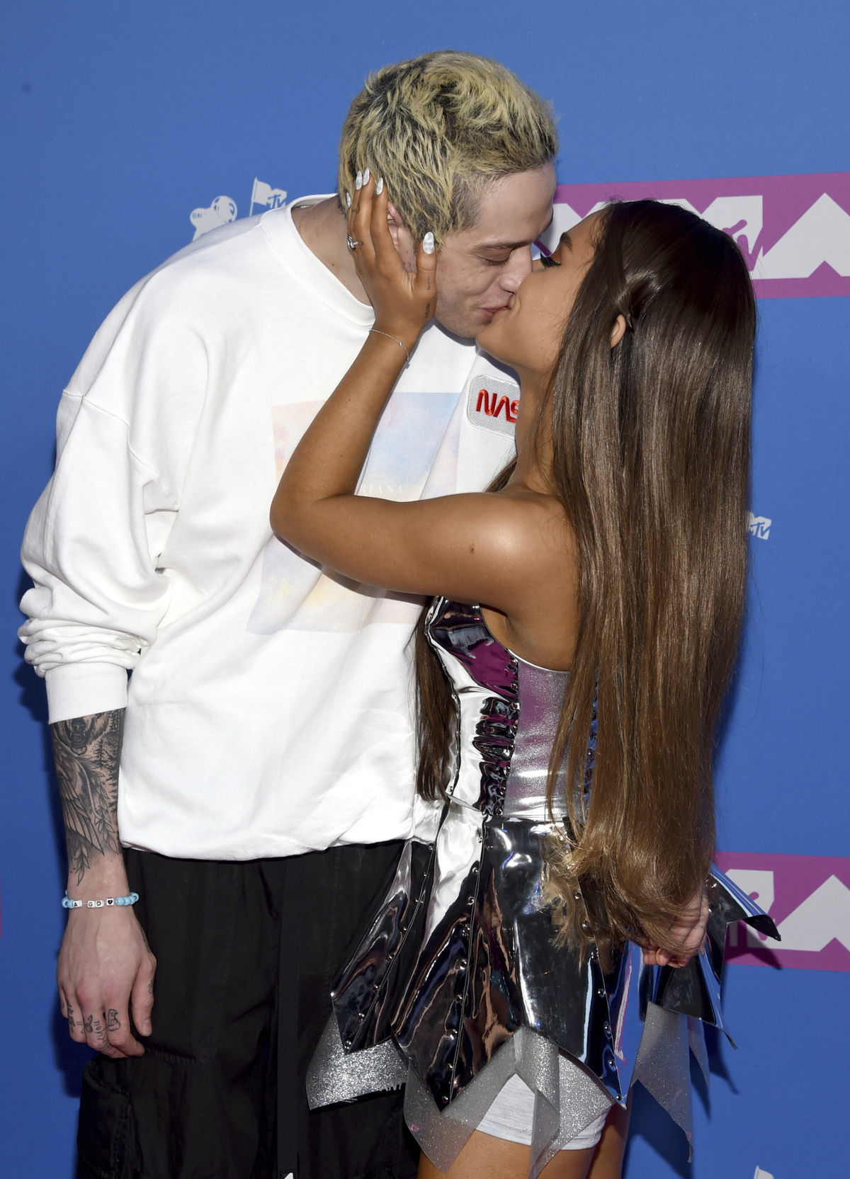 Pete Davidson a speváčka Ariana Grande...