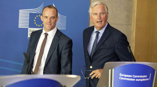 Raab verí v dohodu o brexite už v októbri, Barnier hovorí o decembri