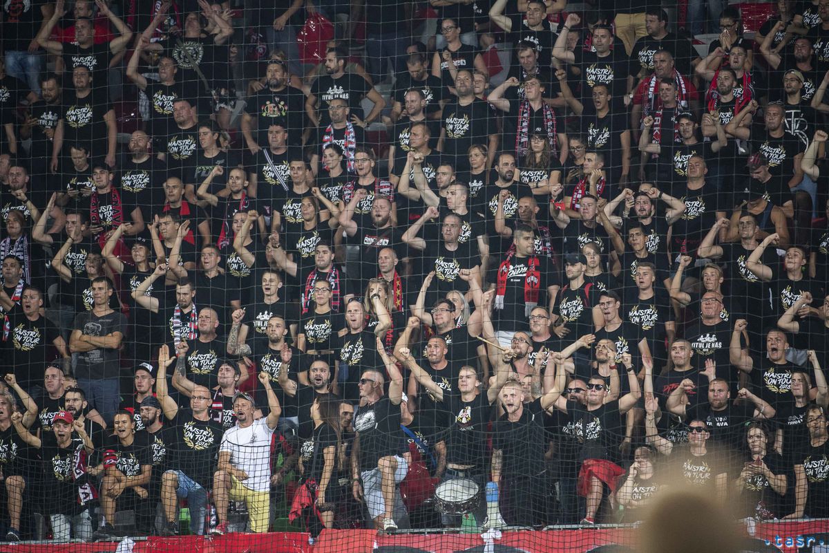 Fanúšikovia FC Spartak Trnava počas úvodného...