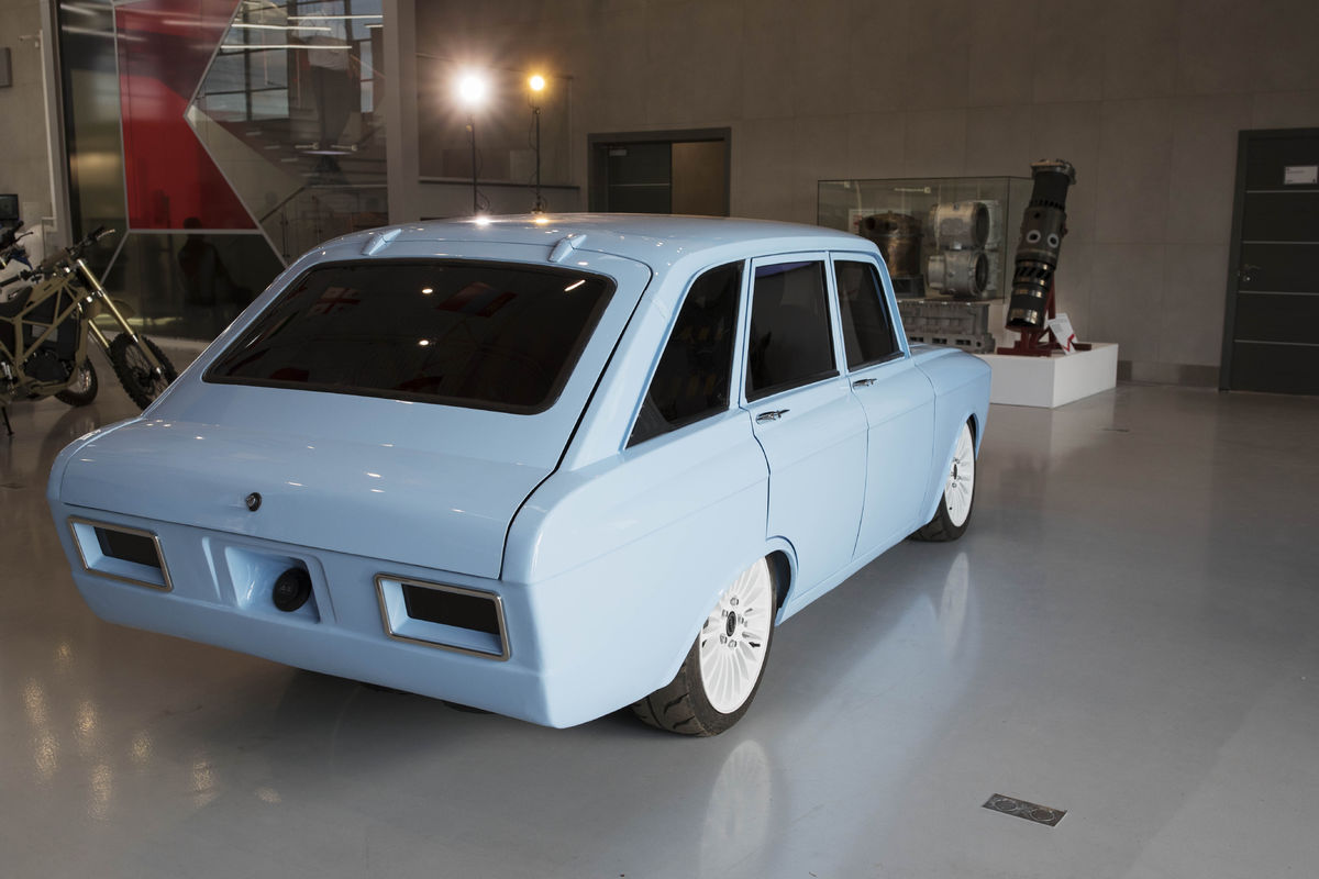 Elektrický automobil v retro štýle ruskej...