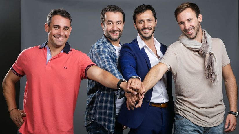 Oteckovia zľava: Filip Tůma, Vladimír...