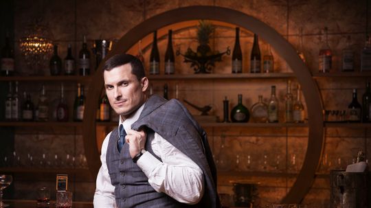 Slovenský herec Ján Koleník na zábere k seriálu...