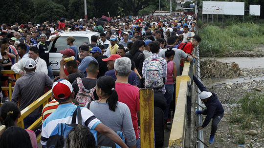 Migračná kríza vo Venezuela sa zhoršuje, blíži sa k tej v Stredomorí