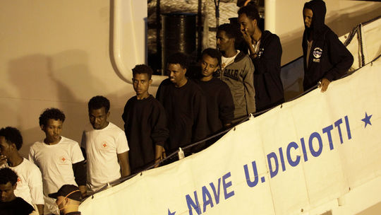 V Taliansku zatkli troch migrantov podozrivých zo znásilnenia a vraždy dievčaťa