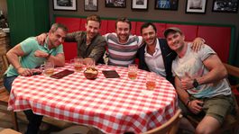 Recenzia: Oteckovia sú späť v plnej paráde, akoby ani neodišli