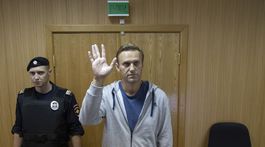 Súd poslal Navaľného na 30 dní do väzenia