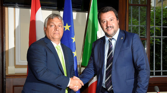 Orbán navštívil Salviniho: Vzájomne si lichotili a kritizovali Macrona a Sorosa