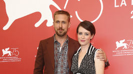 Herci Ryan Gosling a Claire Foy spoločne uviedli v Benátkach novinku Prvý muž. 