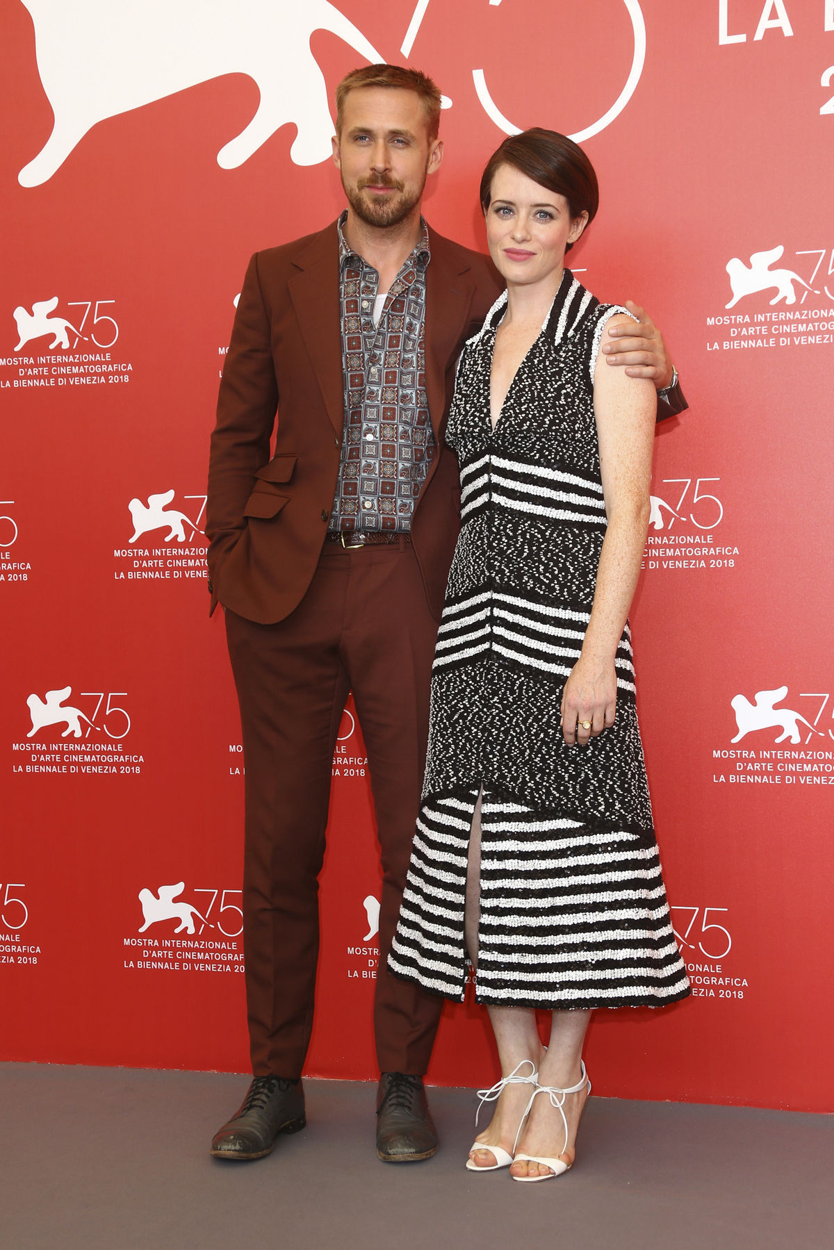 Herci Ryan Gosling a Claire Foy spoločne...