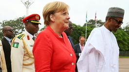 Merkelová sa na ceste po Afrike zamerala na migráciu