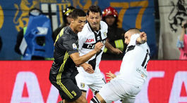 Škriniarov Inter vyhral. Juventus tiež, ale Ronaldo stále gólovo mlčí