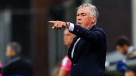 Neapol schytal debakel. Ancelotti nechal Hamšíka sedieť iba na lavičke