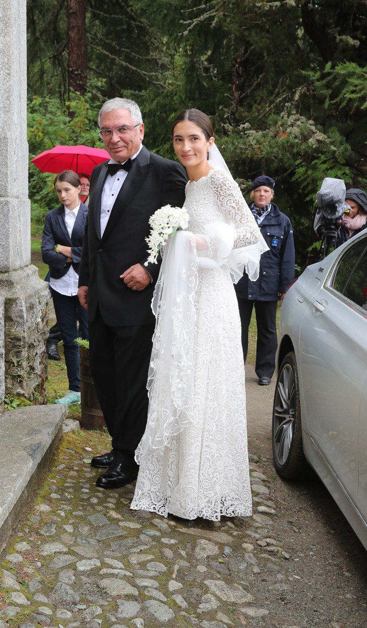 Nevesta bavorskýho princa Konštantína, Deniz...