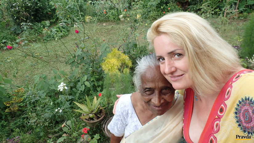 Ajithova mamička si so mnou stále chcela robiť...