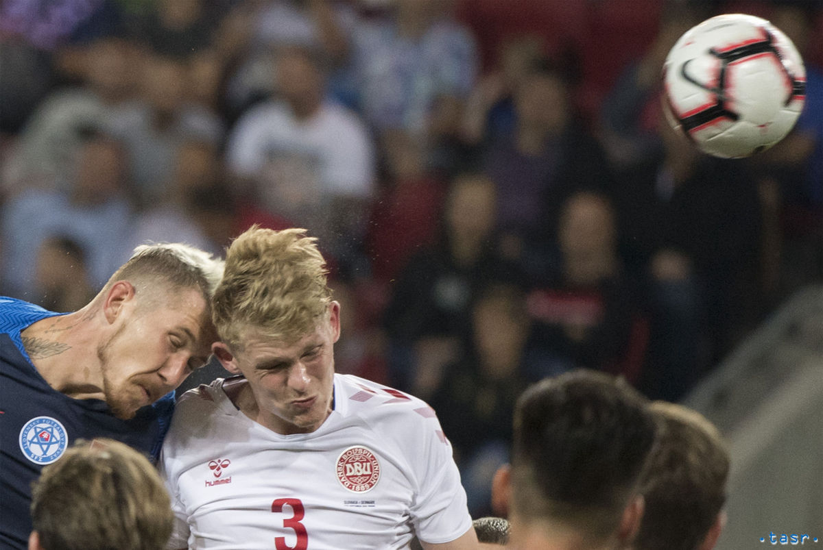 Juraj Kucka v zápase proti Dánsku.