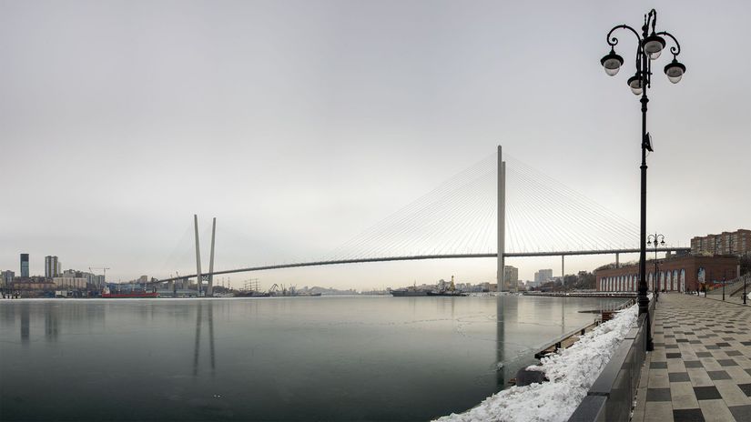Panoráma z nábrežia vo Vladivostoku.