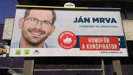 Bilbordy kandidáta Mrvu prelepili heslami homofób a konšpirátor