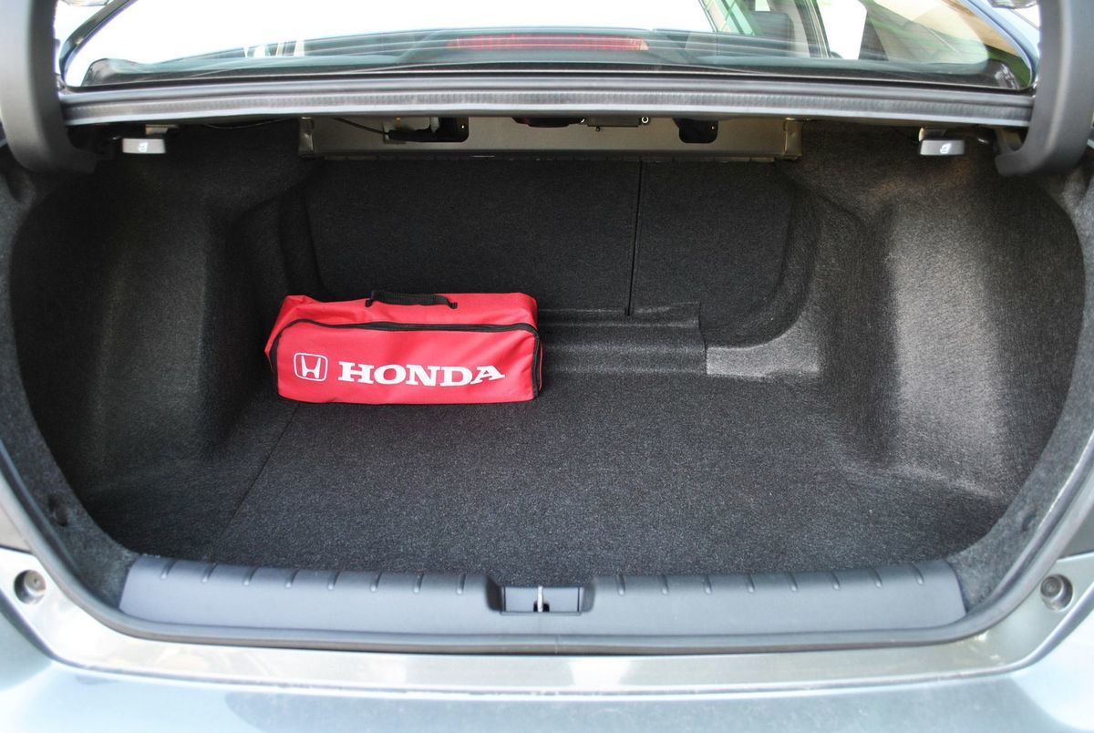 Batožinový priestor nie je malý. Zmestí sa do...