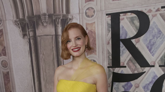Herečka Jessica Chastain v kreácii Ralph Lauren. 