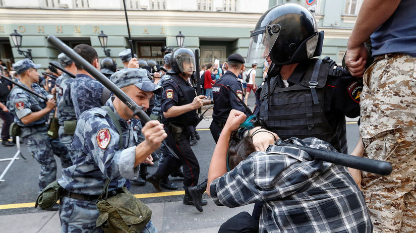 Rusko, polícia, protest