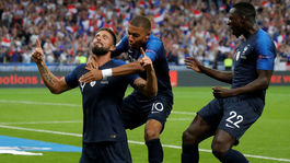 Kanonier nedáva góly. Venuje sa mravčej práci