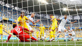 NÁZOR: Málo na zlatú jeseň