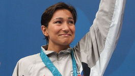 SERIÁL: Striebro prekrývalo bolesť v duši i jazvu na krku