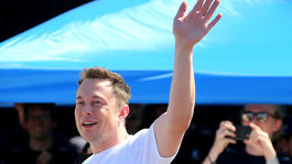 Zmena na čele miliardárskeho rebríčku. Jeff Bezos klesol na druhé miesto