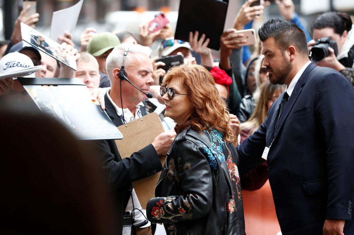 Susan Sarandon v obklopení fanúšikov v Toronte...