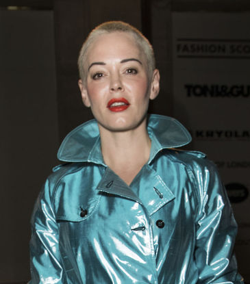 Herečka Rose McGowan na prehliadke Pam Hogg...