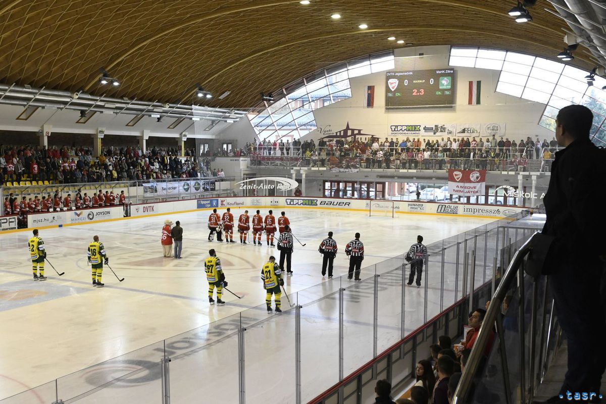 Interiér zimného štadióna počas zápasu 2. kola...