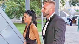 Na Fantóma opery s prsiami takmer von! Pomeje stavila na lacné zbrane