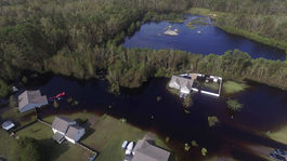 Hurikán Florence má na východe USA 18 obetí, dážď neustáva