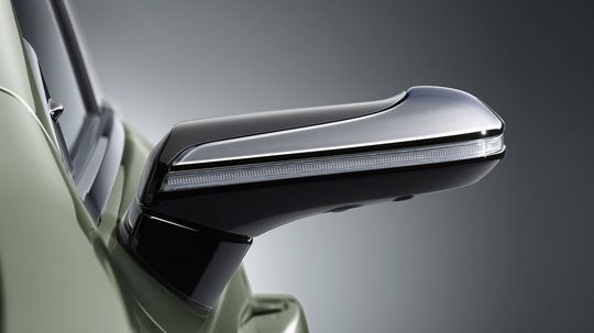 Lexus ES - digitálne zrkadlá