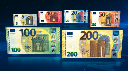 ECB predstavila nové bankovky v hodnote 100 a 200 eur