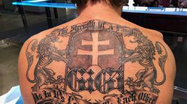 FOTO: Finalista NHL má na chrbte slovenský dvojkríž. Uctil si tak babku