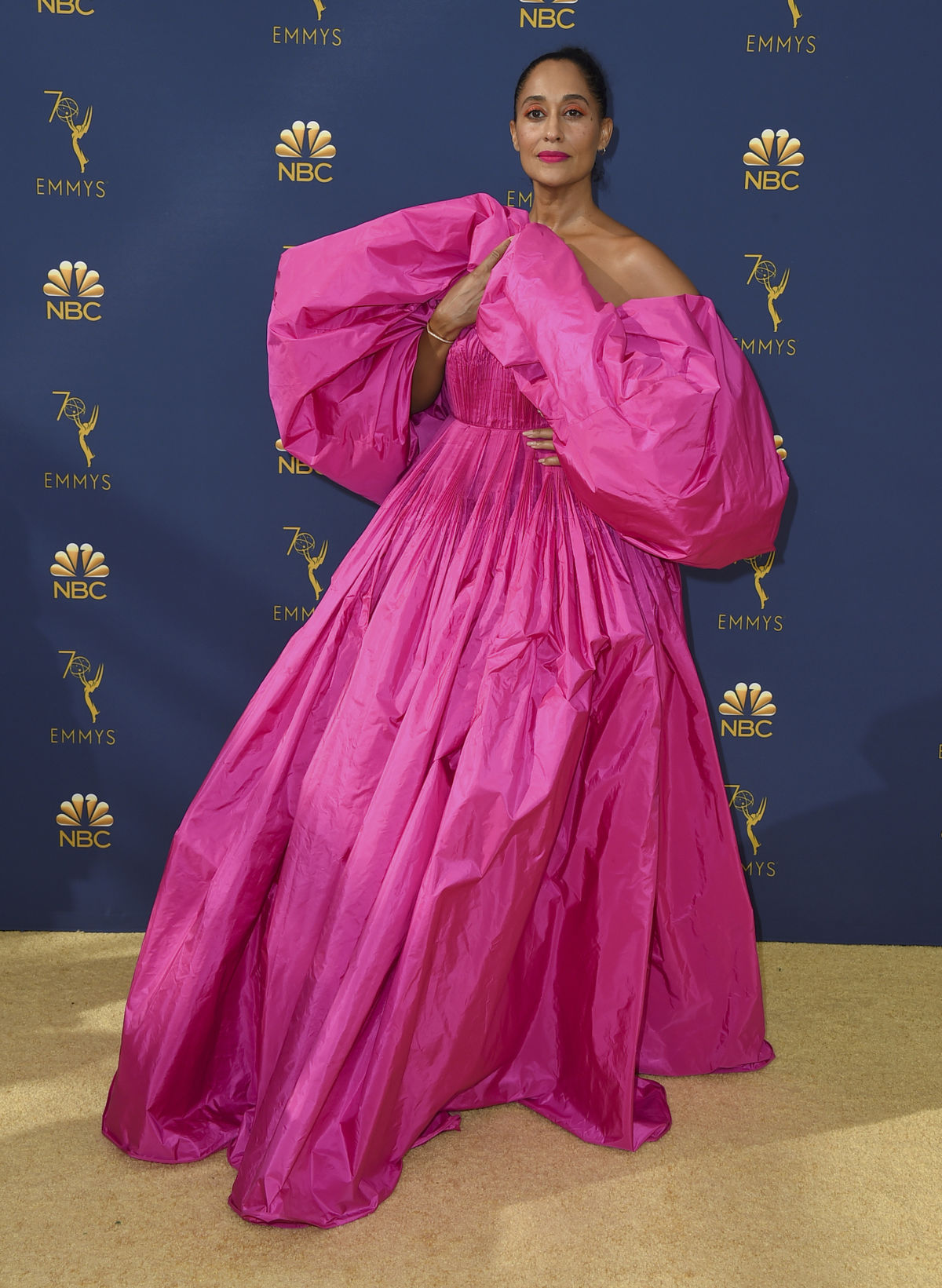 Herečka Tracee Ellis Ross v kreácii Valentino...