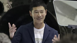 Prvým turistom na obežnej dráhe Mesiaca bude japonský miliardár