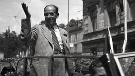 Tajné správy CIA: KSČ je proti KSS. Intelektuálov majú vymeniť robotníci