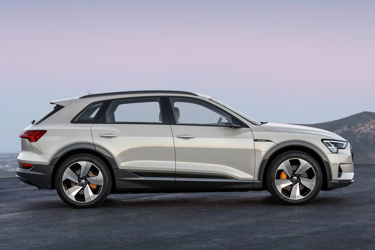 Rozmermi má e-tron najbližšie k novému kupé-SUV...